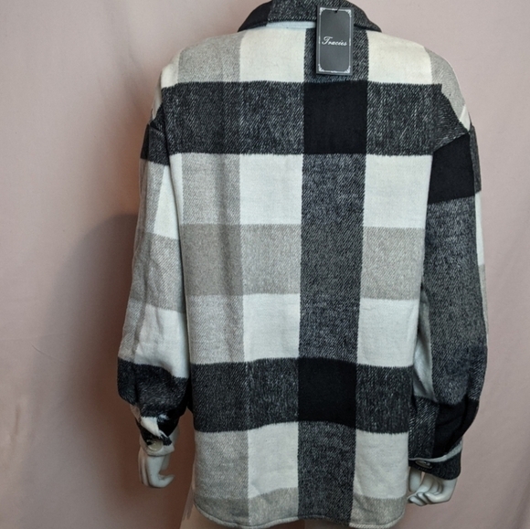 Tracie's Plaid Shacket with Pockets in White and Gray size Large - Picture 4 of 6